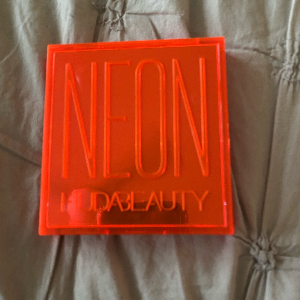Huda Beauty Neon